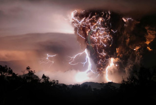 Lightning cloud sky trees hill - volumetric lightning free wallpaper