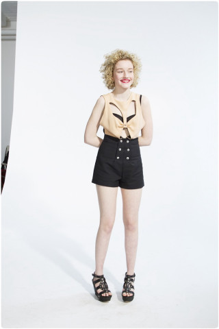 Blonde woman black shorts black - contemporary fashion free wallpaper for mobile