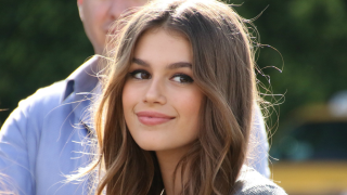 Woman long hair blue shirt 20 - perfect face free wallpaper for desktop