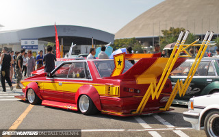 Car red yellow parking lot - body free wallpaper for desktop