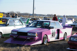 Cars parked field people standing - a group of cars free wallpaper for desktop