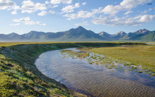 River green field mountains clouds - a sky free wallpaper for desktop