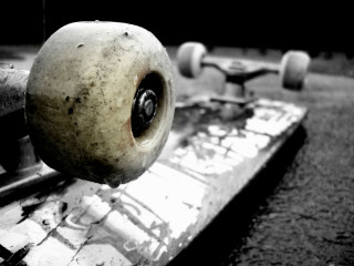 Skateboard white ball wheels end 2 - end free wallpaper