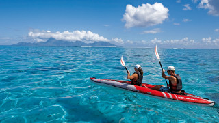 Red kayak ocean mountains blue - eric deschamps free wallpaper for desktop