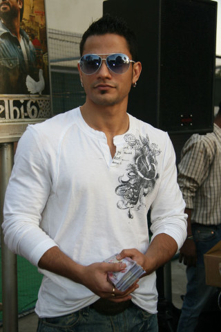 Man sunglasses cellphone poster standing - bikash bhattacharjee free wallpaper for mobile