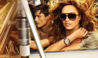 Woman sunglasses man car fur - free vintage wallpaper for desktop