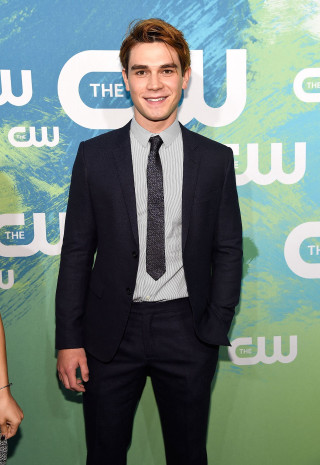 Man suit tie blue green - free seasons wallpaper for mobile