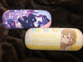 Anime tins bed together characters - a sticker free wallpaper