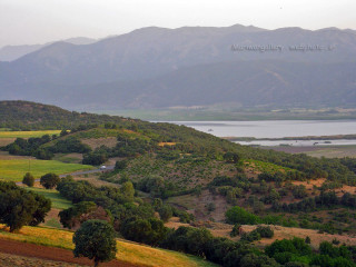 Scenic lake mountains trees road - free landscape wallpaper