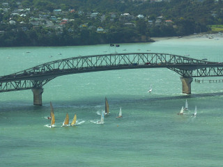 Bridge water sailboats city background - a bridge over a body of water free wallpaper