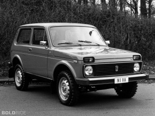 Black white truck street hedge - 1 9 7 0 s free wallpaper