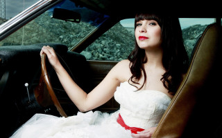 Woman white dress car red - a red bow free wallpaper for desktop