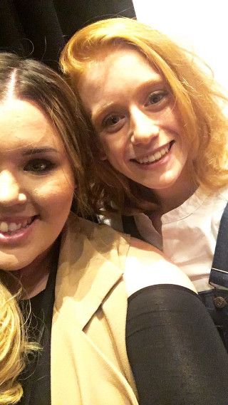 Women posing picture black walls - two woman free wallpaper for mobile