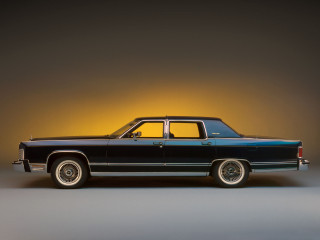 Black car yellow light gray - a shadow of the car free wallpaper