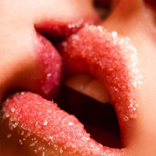 Close up woman lips glitter - bálint kiss free wallpaper for tablet
