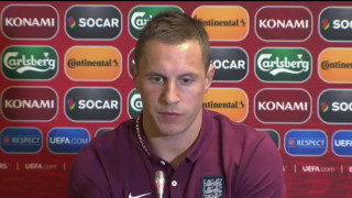 Man purple shirt soccer ball - a purple shirt free wallpaper for desktop