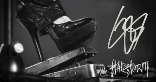 High heels metal box graffiti - a pair free wallpaper for desktop