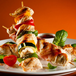 Chicken vegetables skewers sauce side - free holidays wallpaper for tablet