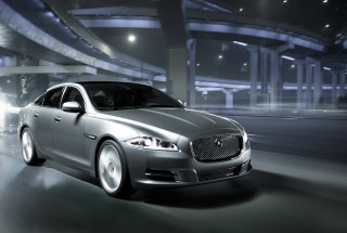 Silver car night tunnel building - xf iq4 free wallpaper