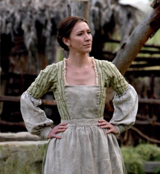 Woman dress tree hut thatched - elizabeth forbes free wallpaper