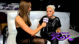 Woman couch talking microphone conversation - her hand and a microphone free wallpaper