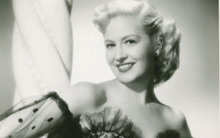 Woman dress pose hand shoulder - studio portrait free wallpaper