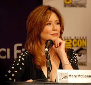 Woman microphone table comic panel - free other wallpaper for tablet