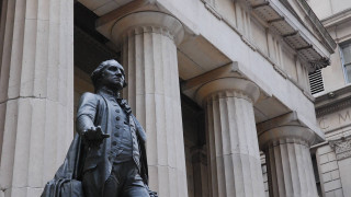 Statue man building columns clock - column free wallpaper for desktop