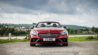 Red mercedes heidelberg tiltshift detailed - david park free wallpaper for desktop