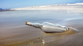 Message bottle beach shore waves - andries stock free wallpaper for desktop
