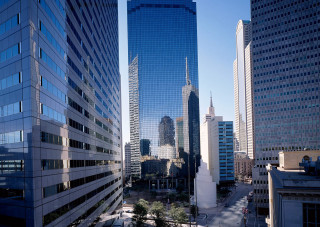 Tokyo cityscape skyscraper bridge rooftop - deep 3 point perspective free wallpaper for desktop