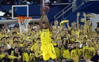 Dunking basketball pixelart crowd animal - deep 3 point perspective free wallpaper