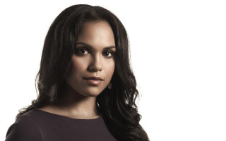 Woman longhair blacktop portrait jewelry - a black top free wallpaper