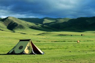 Tent field horse mountains cloudy - an zhengwen free wallpaper for desktop