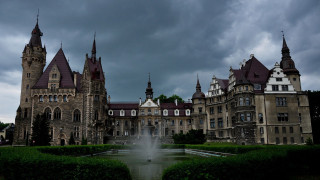 Castle fountain cloudy sky dark - a fountain in front free wallpaper