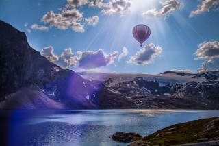 Hot air balloon mountain lake - a hot air balloon free wallpaper