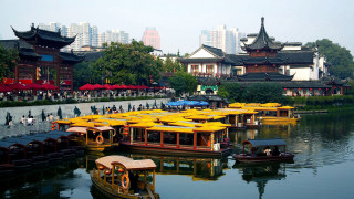 Yellow boats lake city skyline - top of a lake next free wallpaper for desktop
