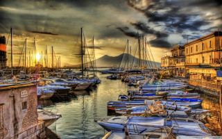 Boats water buildings mountain background - a bunch of boats free wallpaper