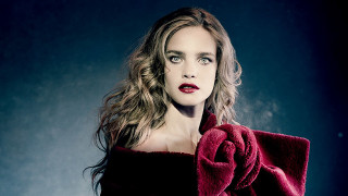 Woman red dress rose lapel - bettina heinenayech free wallpaper