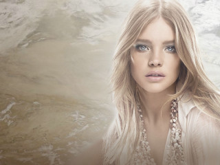 Blonde woman mountain beach outdoor - bettina heinenayech free wallpaper for desktop