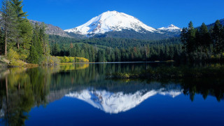Mountain lake reflection forest blue - beautiful landscape free wallpaper