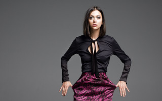 Woman skirt black shirt posing - a woman in a skirt free wallpaper for desktop