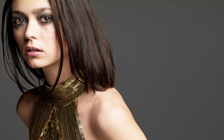 Woman gold dress black choker - a green border free wallpaper