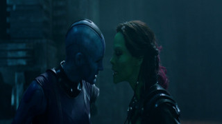 Woman man costume dark room - vfx free wallpaper for desktop