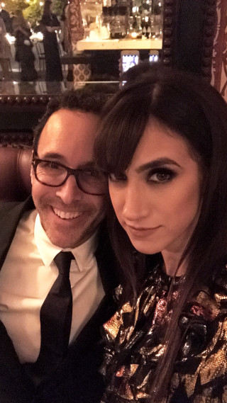 Man woman restaurant bar background - free christmas wallpaper for mobile