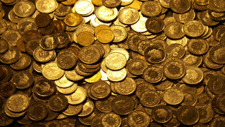 Gold coins table pile other - 16k free wallpaper