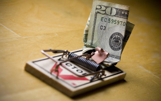 Mouse trap dollar bill tabletop - a mouse free wallpaper for desktop