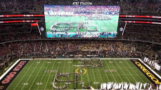 Football stadium crowd big screen - ayo free wallpaper for desktop