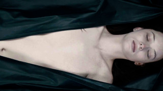 Woman eyes closed laying black - a black cloth free wallpaper