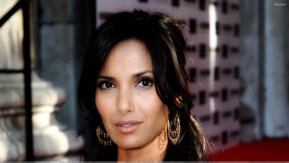 Woman long hair earrings red - long hair and earrings free wallpaper